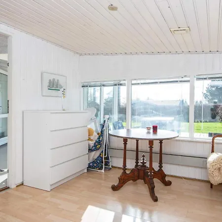 6 Person In Sydals-by Traum