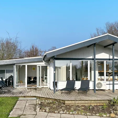 6 Person In Sydals-by Traum *