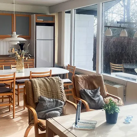 6 Person In Sydals-by Traum