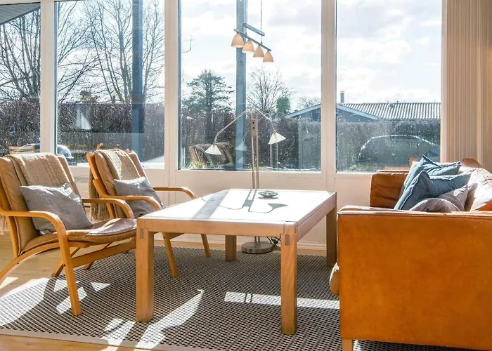 6 Person In Sydals-by Traum *