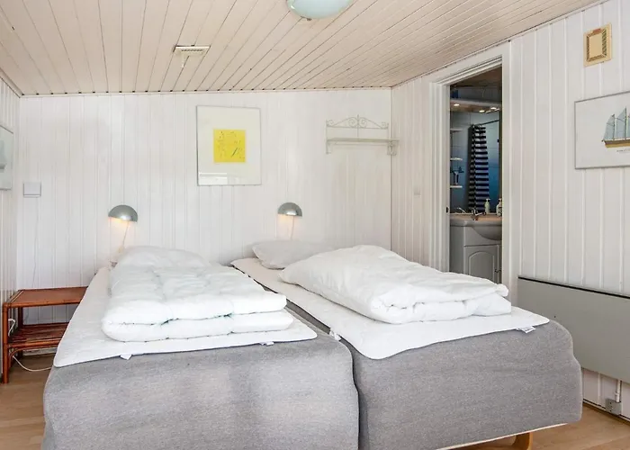 6 Person In Sydals-by Traum *