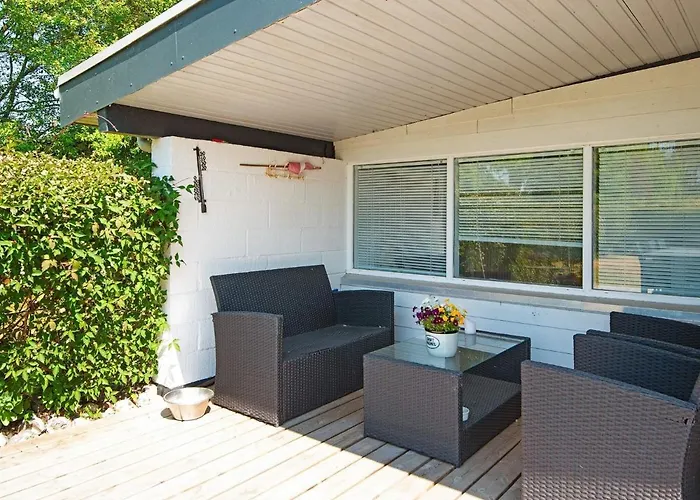 6 Person In Sydals-by Traum *