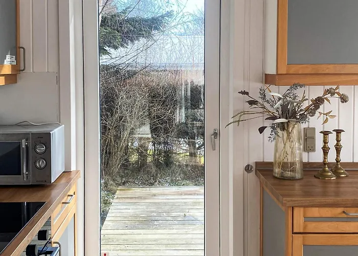 6 Person In Sydals-by Traum